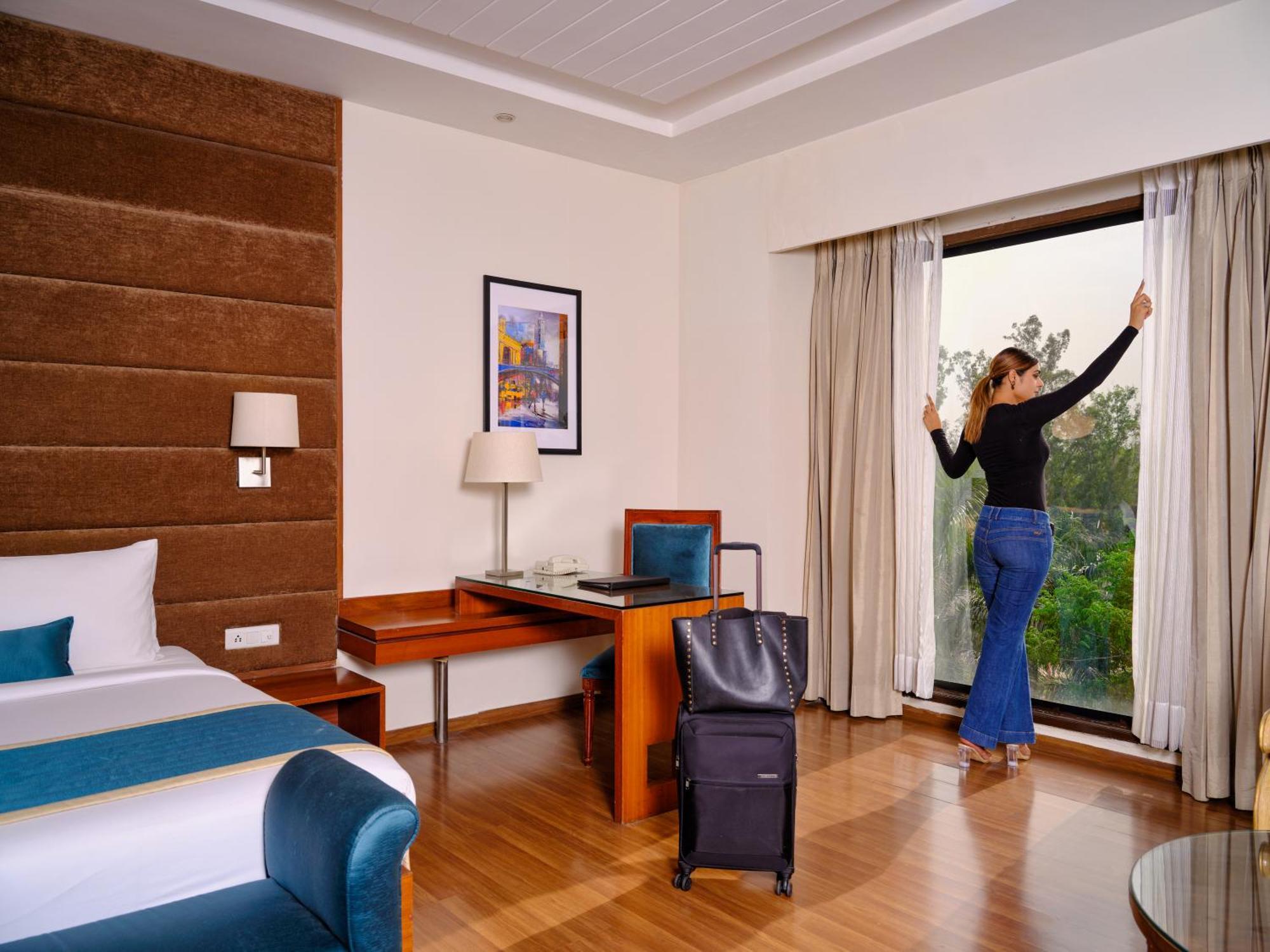 Best Western Country Woods Ambāla מראה חיצוני תמונה