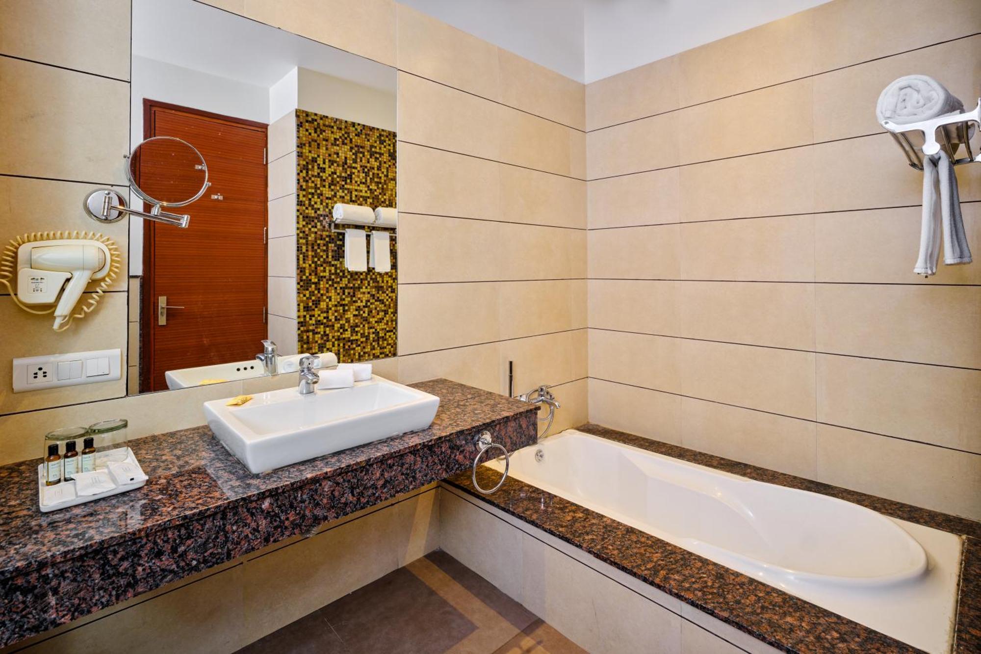 Best Western Country Woods Ambāla מראה חיצוני תמונה